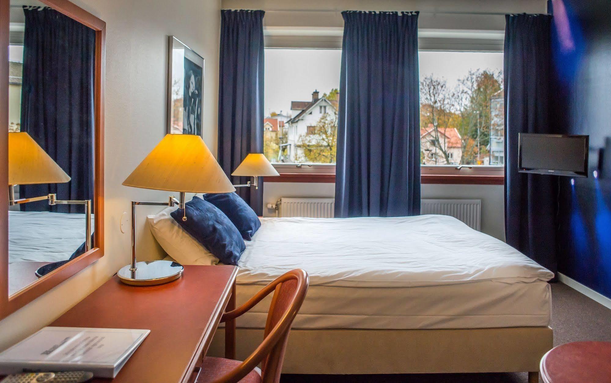 Hotell Hulingen Hultsfred Exterior foto